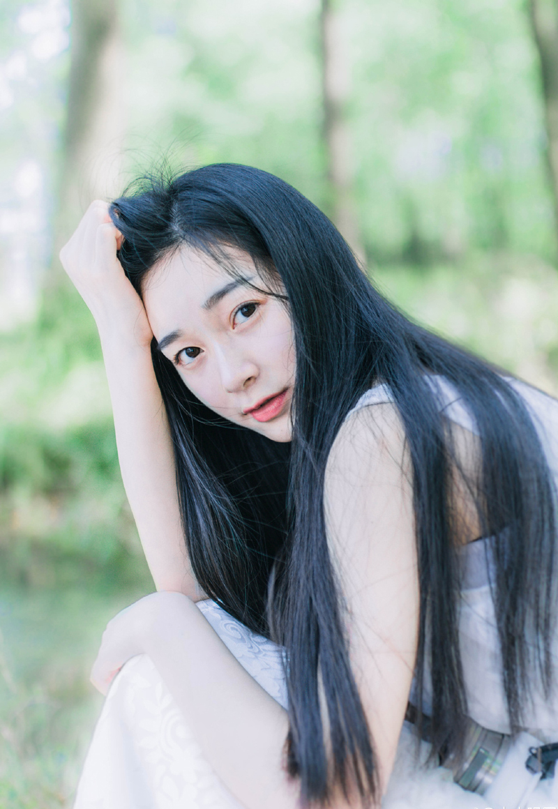 “你……”刘璝死死地瞪着法正，又看了看孟达，就是这两个人设计，让自己背叛刘璋，致使阆中十万蜀军皆降，一直以来，刘璝都觉得自己没错，错的是刘璋，但到最后才发现，自己只是对方手中一枚扳倒刘璋的棋子，可笑自己竟然……
